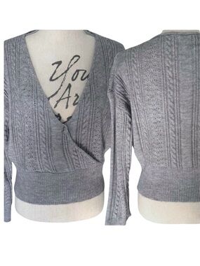 K L Brand Light Grey Cable-Knit V-Neck Wrap Style Sweater (M/L)